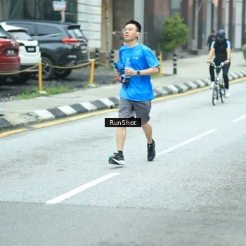 Runner Photo 8624792