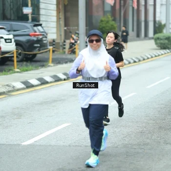 Runner Photo 8624854
