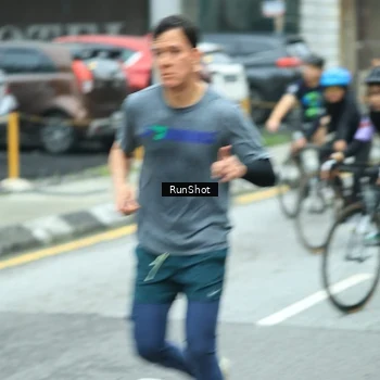 Runner Photo 8624913