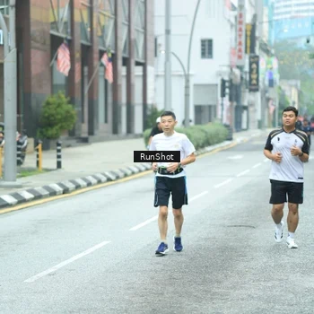 Runner Photo 8624946