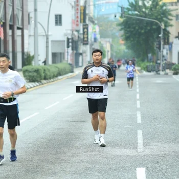Runner Photo 8624952