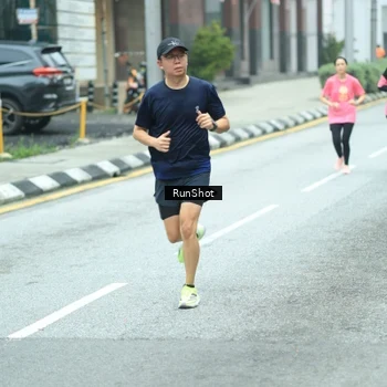 Runner Photo 8625001