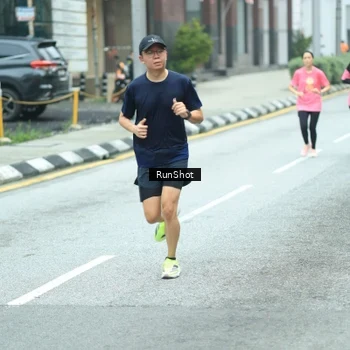 Runner Photo 8625002