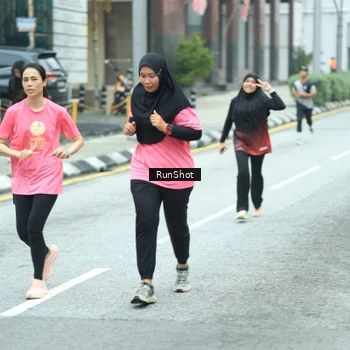 Runner Photo 8625014