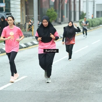 Runner Photo 8625023