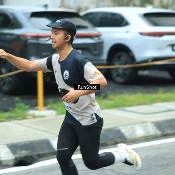 Runner Photo 8625024
