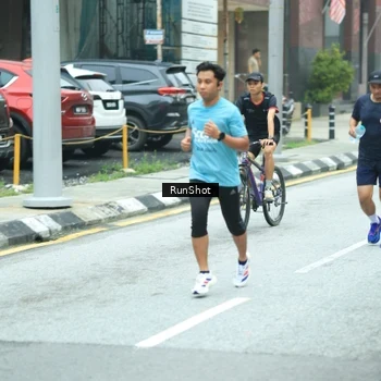 Runner Photo 8625035