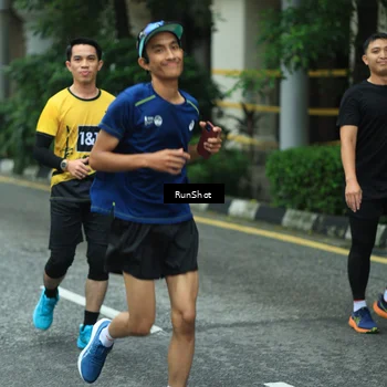 Runner Photo 8629877