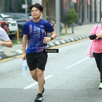 Runner Photo 8630001