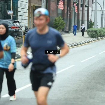Runner Photo 8630042