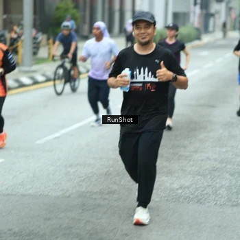 Runner Photo 8630077