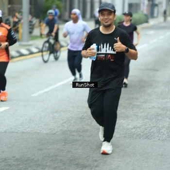 Runner Photo 8630078