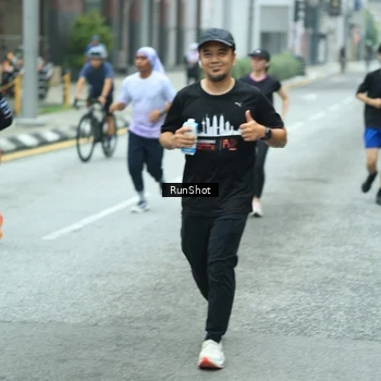 Runner Photo 8630085