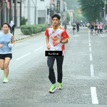 Runner Photo 8630105