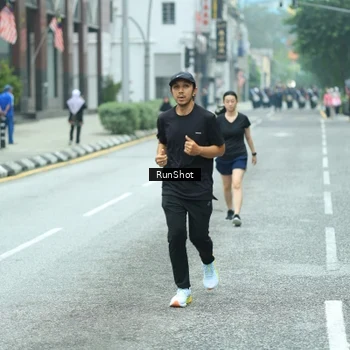 Runner Photo 8630135