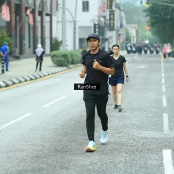Runner Photo 8630144