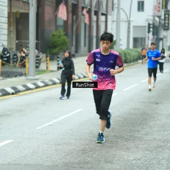 Runner Photo 8630516