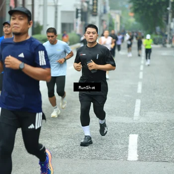 Runner Photo 8630524