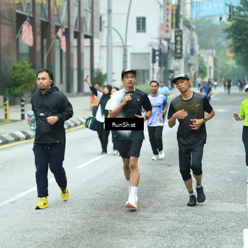 Runner Photo 8630546