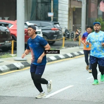 Runner Photo 8630591