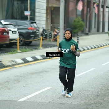 Runner Photo 8630700