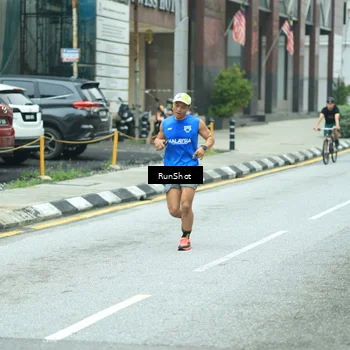 Runner Photo 8630872