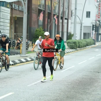 Runner Photo 8630875