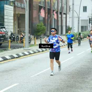 Runner Photo 8630904