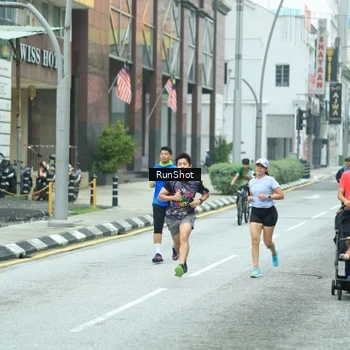 Runner Photo 8630912