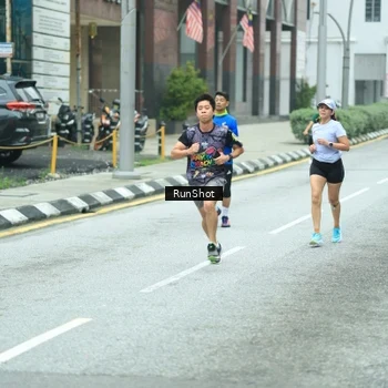 Runner Photo 8630913