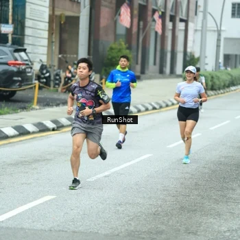 Runner Photo 8630917