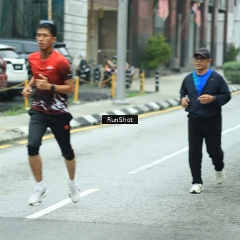 Runner Photo 8630943