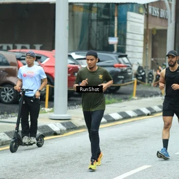 Runner Photo 8631019