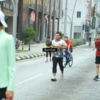 Runner Photo 8631075