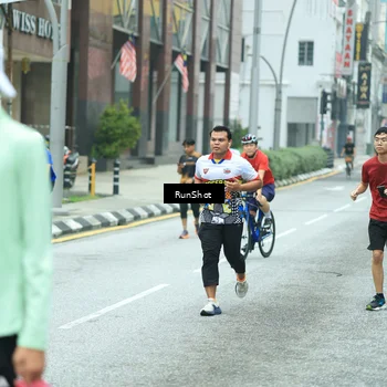 Runner Photo 8631082