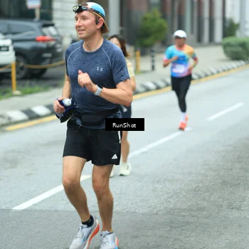 Runner Photo 8631220