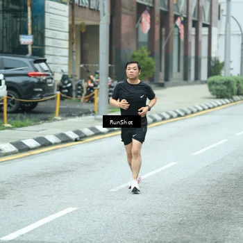 Runner Photo 8631245