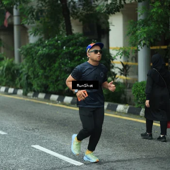 Runner Photo 8631256