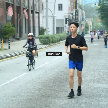 Runner Photo 8631314
