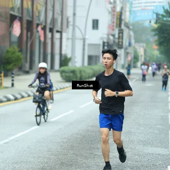 Runner Photo 8631315