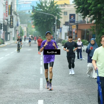 Runner Photo 8631415