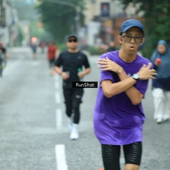 Runner Photo 8631431