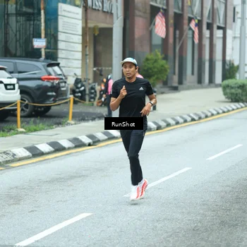 Runner Photo 8631527