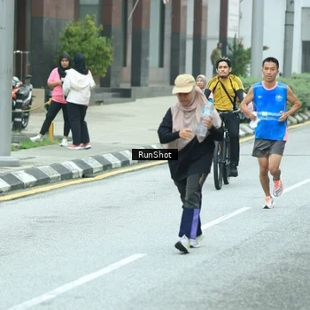 Runner Photo 8631875