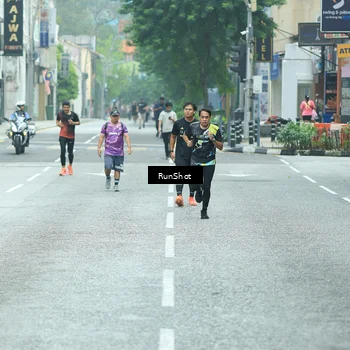 Runner Photo 8632100