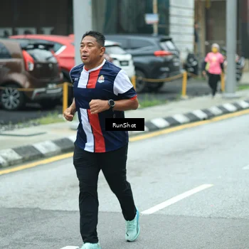 Runner Photo 8632393
