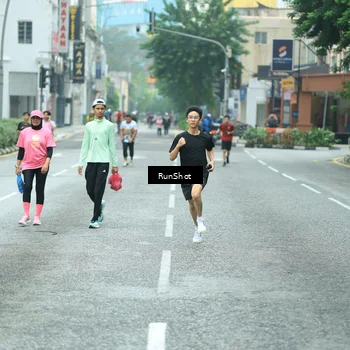 Runner Photo 8632572