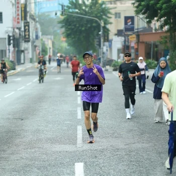 Runner Photo 8632630