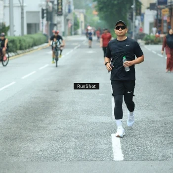 Runner Photo 8632635