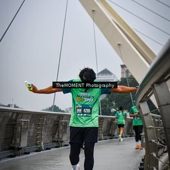 Runner Photo 8633062